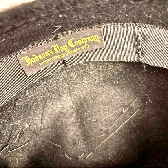 Vintage Hudson’s Bay  women’s black feather hat fascinator headpiece - Picture 6 of 7